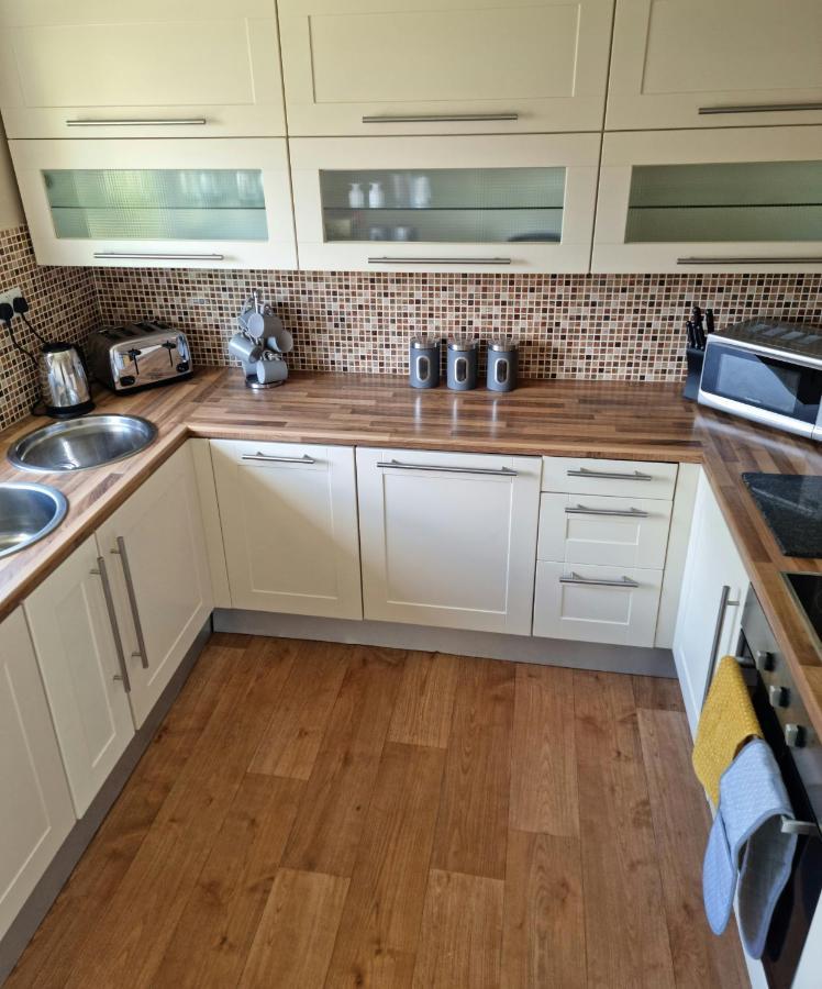 Lovely 2 Bedroom Serviced Apartment With Parking Mansfield Kültér fotó